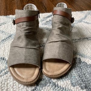 Canvas sandals - brand new! Size 8
